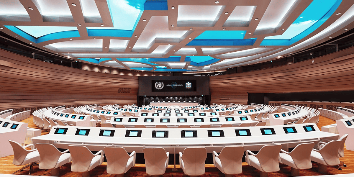 Skærme og touchskærme til møde- og konferencelokaler